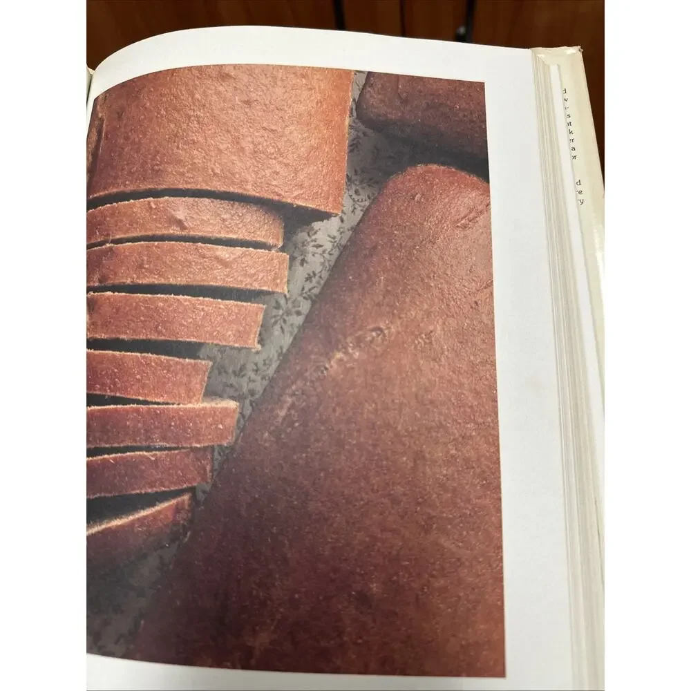 Bread Winners: More Than 200 Superior Bread‎ Recipes, Mel London Hardcover 1979